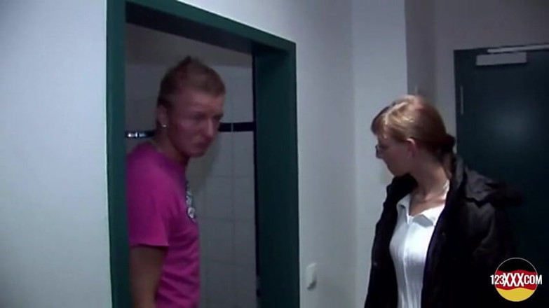 123XXX - 100% Amateurs: She Loves It When You Cum in Her Mouth