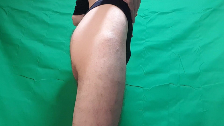 HeIsSooThin: Perizoma nero prova