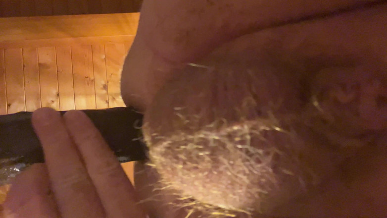 Almaviva: Крупним планом яйця дідуся і проникнення його чорного ділдо довжиною 50 см