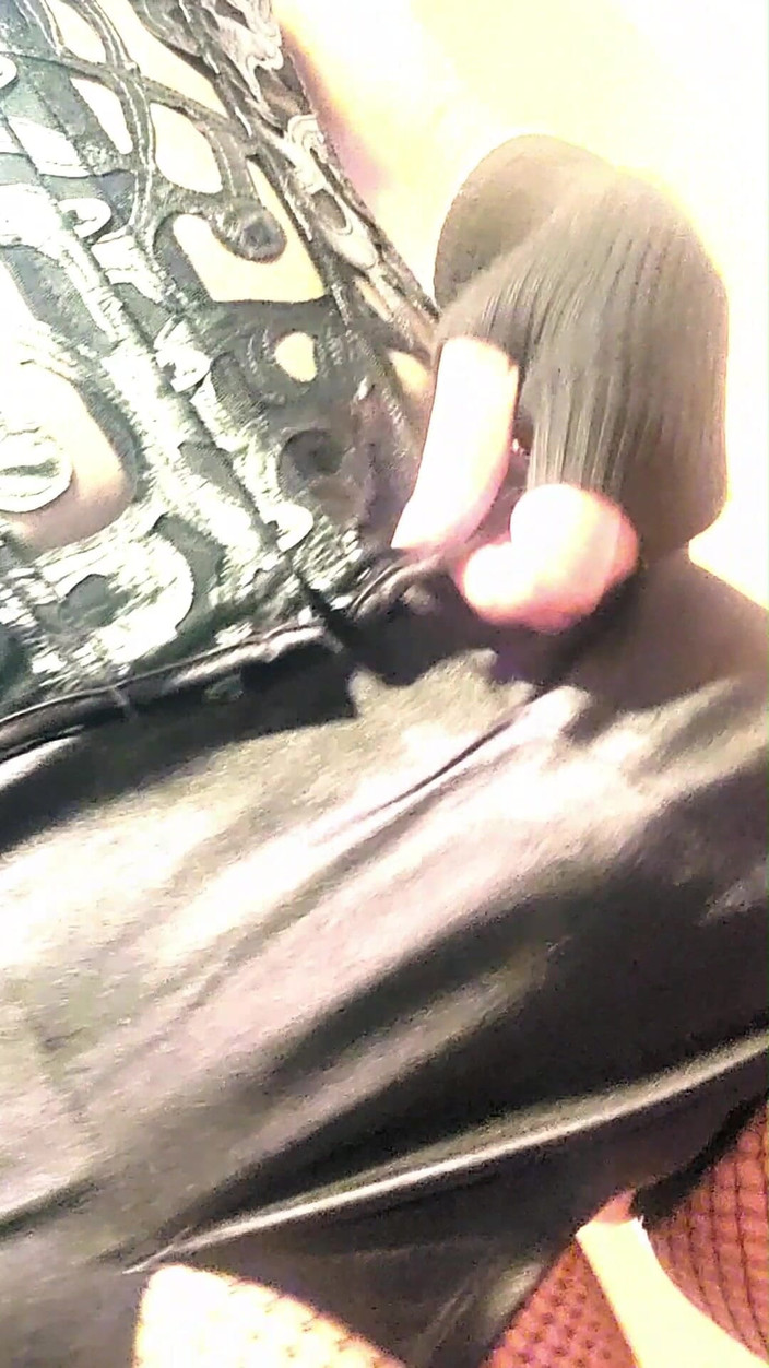 kandiKane: Video musik trance si pelacur banci kandi lagi asik ngentot...