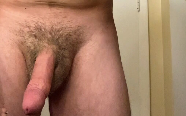 Kyle johnson: Potetovaný dlouhovlasý emo chlapec masturbuje a má intenzivní orgasmus