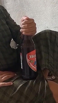 Desi Lokal Rendi utomhus pissflaska