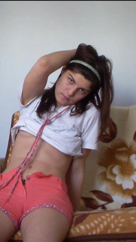 Sexy Teen Pee in Her Short Pants