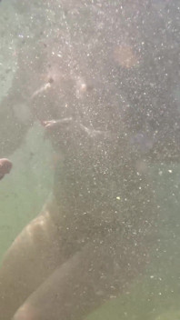 Fodendo chuva dourada, mijando no cu, facial em água turva