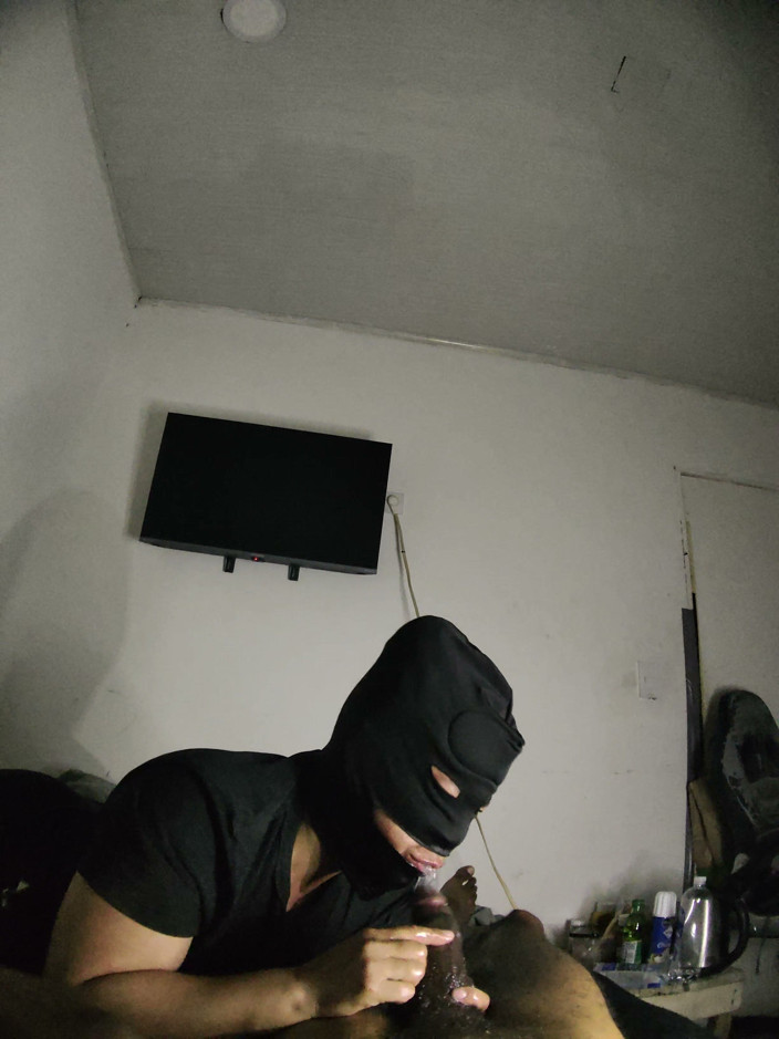 Cum-lobian dickdrainers: Mască neagră pentru campion în gât 4