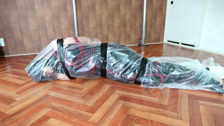 ushirosugatanomiki: Versiegelte Verpackung, Atemspiel-Erlebnis