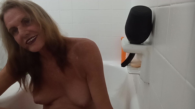 Lizzy Yum: Lizzy Yum SD September 2025, bain en solo, dilatation, masturbation 40
