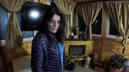 MilfyCalla: 청바지 차림의 카멜토 밀프 댄스, 놀리고 오줌 싸기 - 젖은 페티쉬 판타지 335