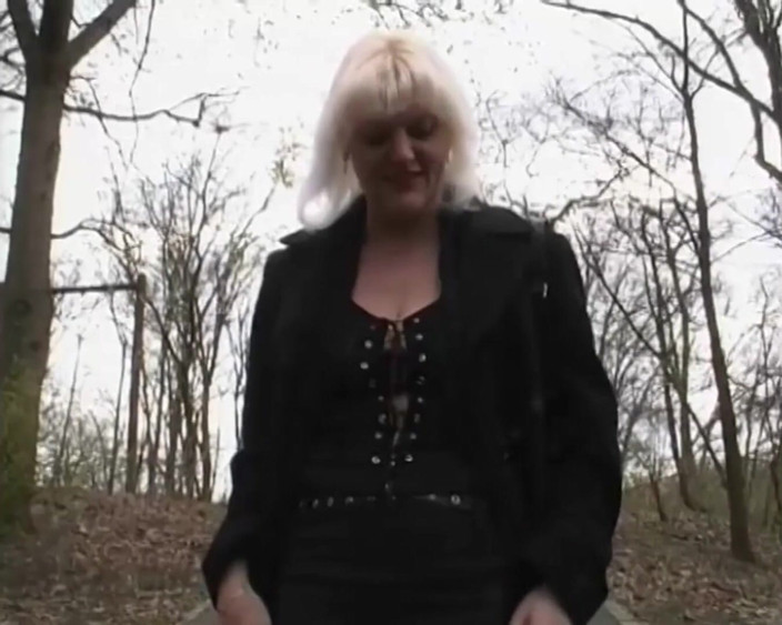 Mature Climax - 100% Mature Videos: Sarışın olgun yumruklanıyor ve sikiliyor