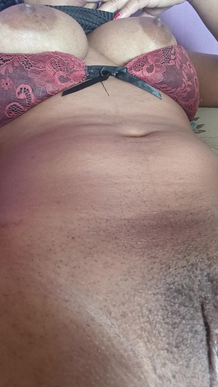 Jacke24: Vierge se masturbant