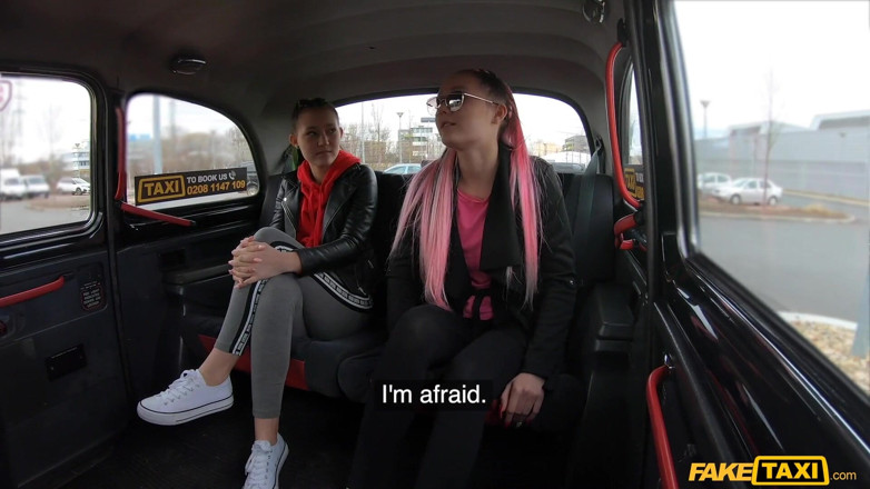 Fake Taxi: Fake taxi - 肮脏的金发 bffs ges 被欧洲 cabbie 性交