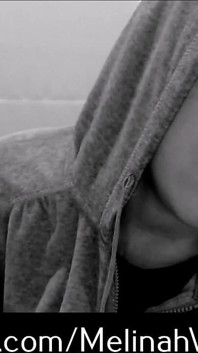 Hoodie nhút nhát