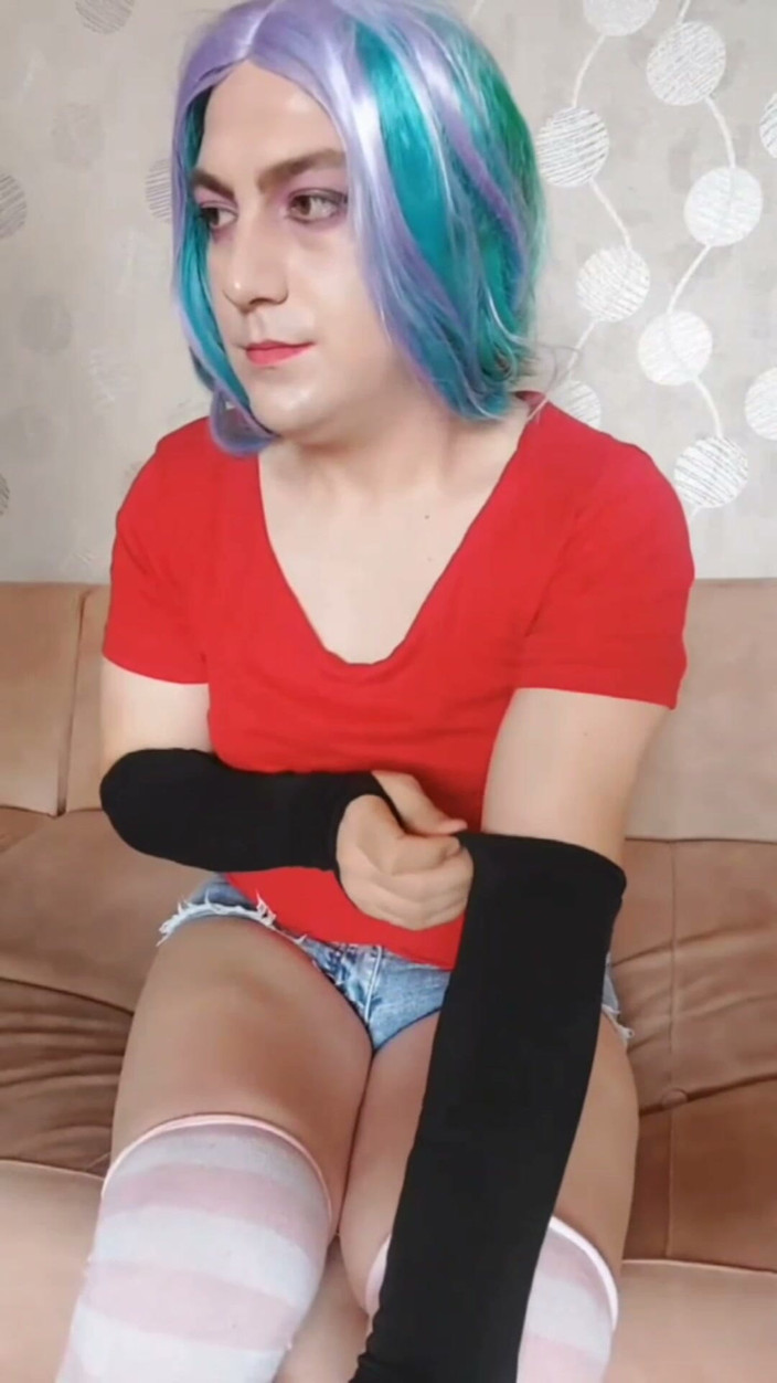 Kitty_Cross: Netter weißer junge, sissy in ihrer feminine