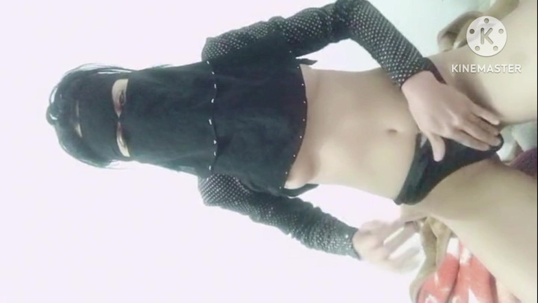Fucking topper: Une musulmane envoie une vidéo privée à son copain.