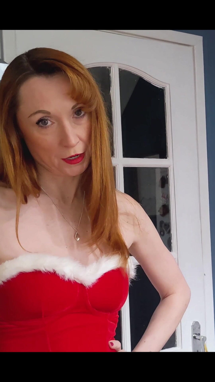 Lily kink: Ibu tiri nakal lily di pesta natal