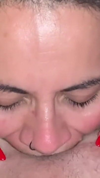 Kontlikken pov! Een vuile close-up van een hete kontlikken