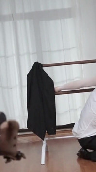 La piccola carina Lina joy è una ballerina cattiva