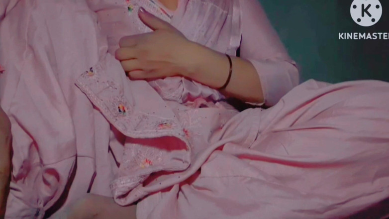 TricolorMusic3: Красивая горячая пенджабская горячая сексуальная девушка держит ее сиськи и трет горячую Розовую киску ласкает нас много мастурбации Ke Jab Tho