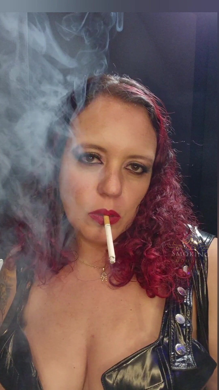 Lilli Cukierek Cox: Feel My Smoke