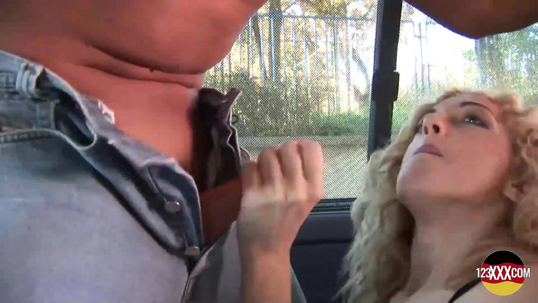 123XXX - Fucked Amateurs in Germany!: Kompilasi seks di dalam mobil van