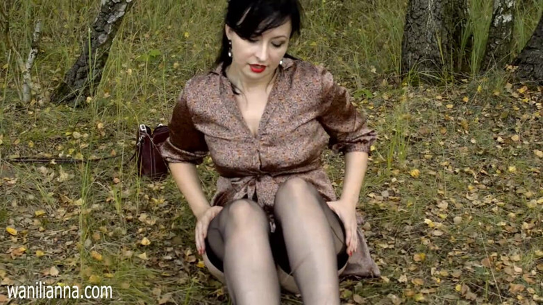 Wanilianna: Public Masturbation in City Park