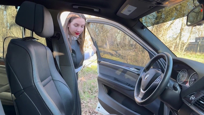 Hottie goddess: Milky Goddess, гра в машину