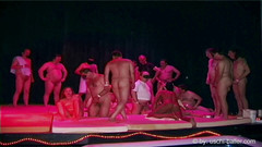 Club Express: Sobotní horečka gangbang s 64 muži a 5 holkami