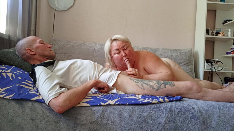 Zona901: Jag kom till min onanerande styvmamma för att ge mig...