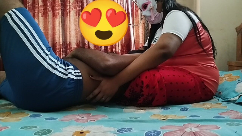 Teensex: Дружина з величезними цицьками намагається спокусити найкращого друга свого чоловіка як спосіб підвищити її впевненість у собі