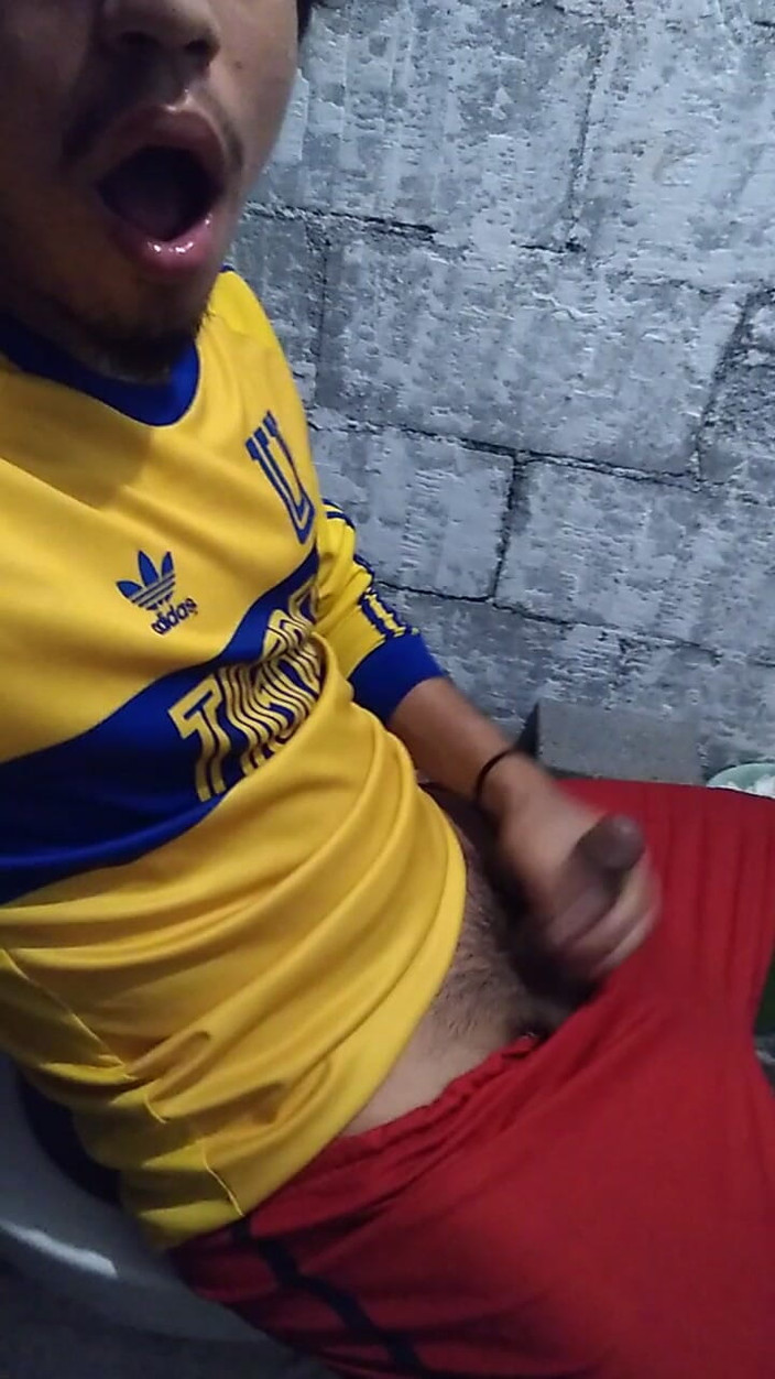 AlexAlejandro13: Kamu suka aku menjulurkan lidahku sehingga kamu bisa bermain dengan...