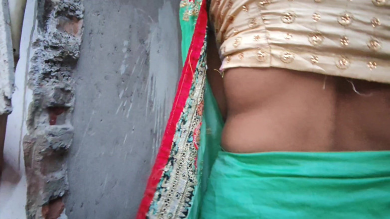 biharisonam: Hindi Audio of a Servant Fucking a Desi Bhabhi Outdoors