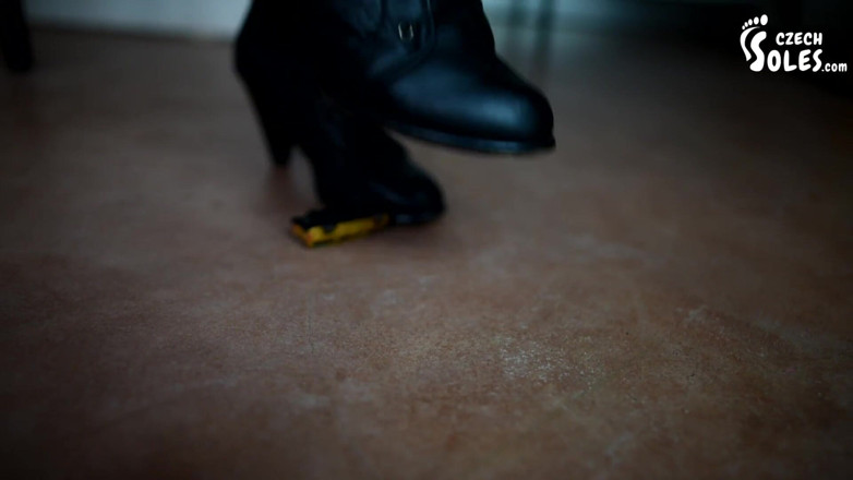 Czech Soles - foot fetish content: Мадам Кошка давит puny автомобили под ее сапогами