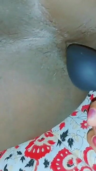 Plug - pantat pacar dientot sama pacarnya pakai butt plug