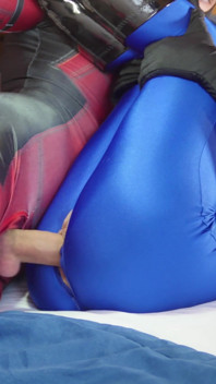 Oktavia Milton trong zentai lycra tuyệt vời