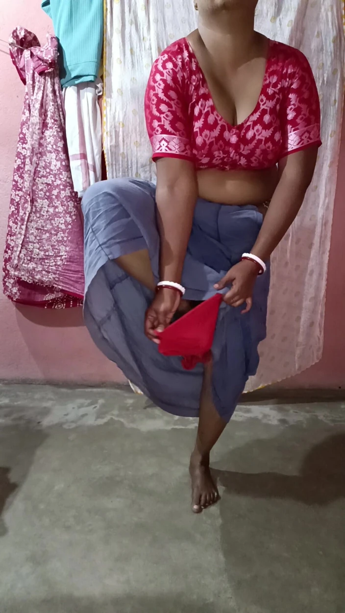Yellow saree porno videoları  Faphouse