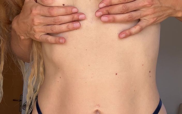 Amelie Lei: Ti piace la mia nuova lingerie blu?