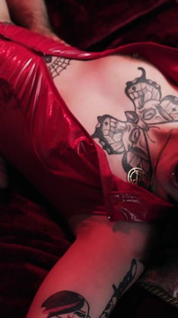 Nur Interviews - Maya romero und Jacob Style - Goth stripperin weihnachten