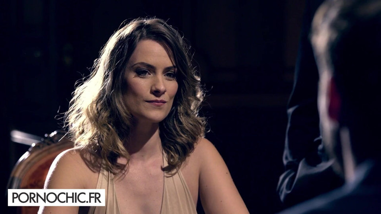 Pornochic: Claire Castel von 3 männern versorgt