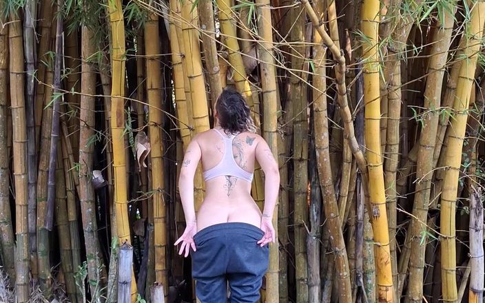 Victor SweetCoupleStories: Un extraño me folló en el bosque