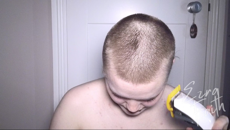 Ezra faith: Zeta delta bald: inisiasi mahasiwa cukur bulu - ezra faith