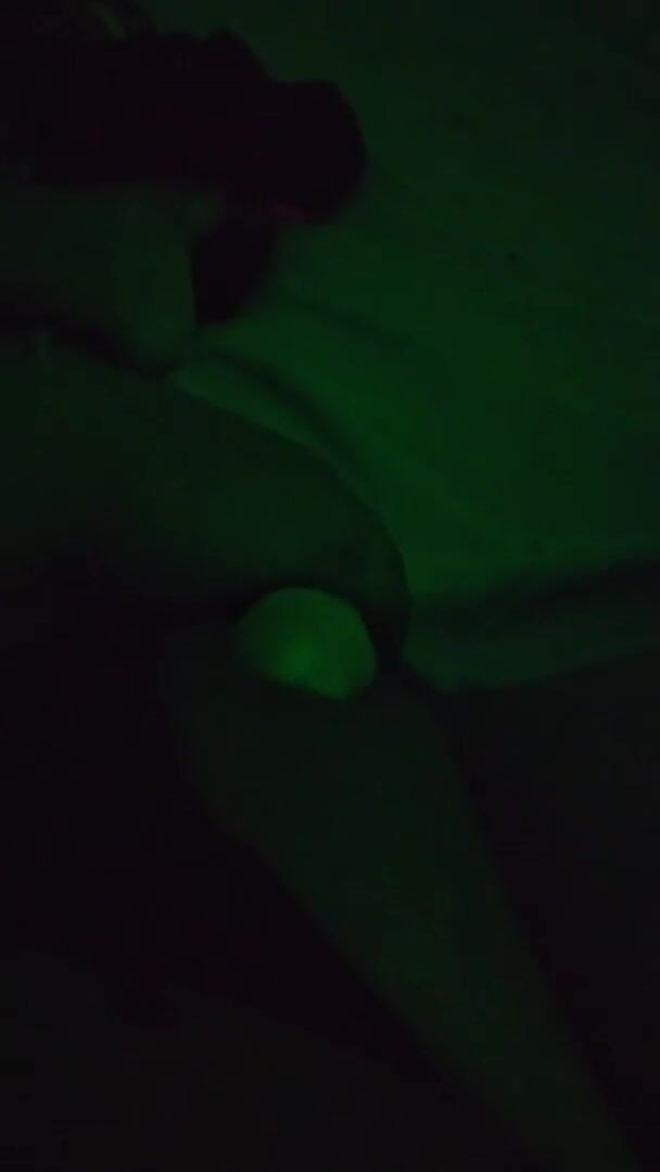 Ninazx: Moje první masturbace se zeleným světlem video