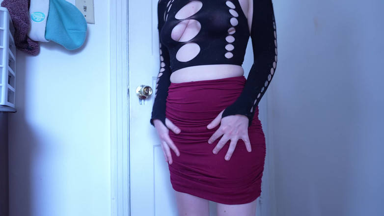 lilredvelvettt: मिनी स्कर्ट व्यभिचारी पति के लिए दौड़ने की कोशिश