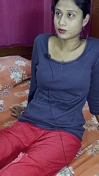 Saya mengongkek abang tiri dara saya dan dia akhirnya memberikan saya kongkek yang bagus sehingga pantat saya dipenuhi dengan susu