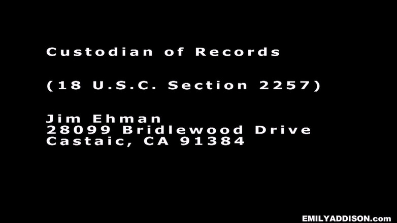 에밀리 애디슨: Emily Addison의 보라색 코르셋 서스펜션 비디오