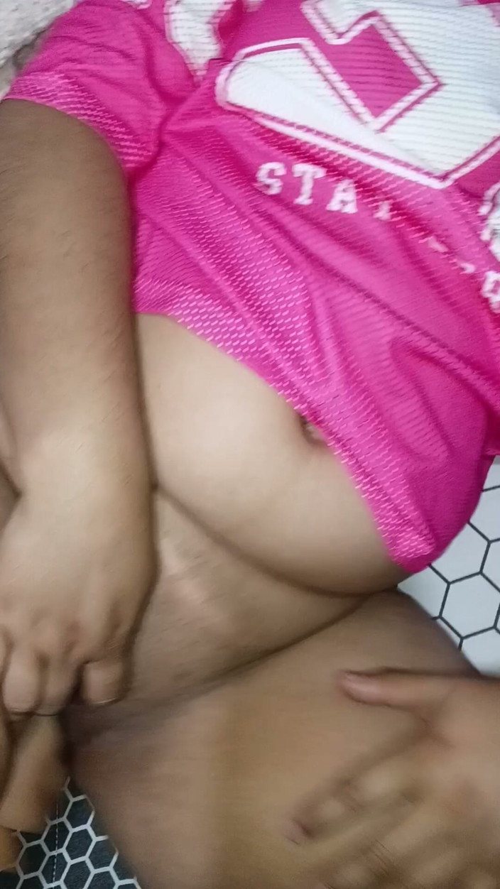Lelynhaegilberto: Kitty Punching in the Pussy