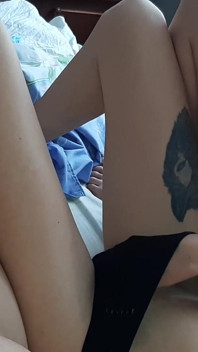 พวกเราช่วยหีตื่นเต้นจนแรงจนปิดนาฬิกาปลุกไม่ได้