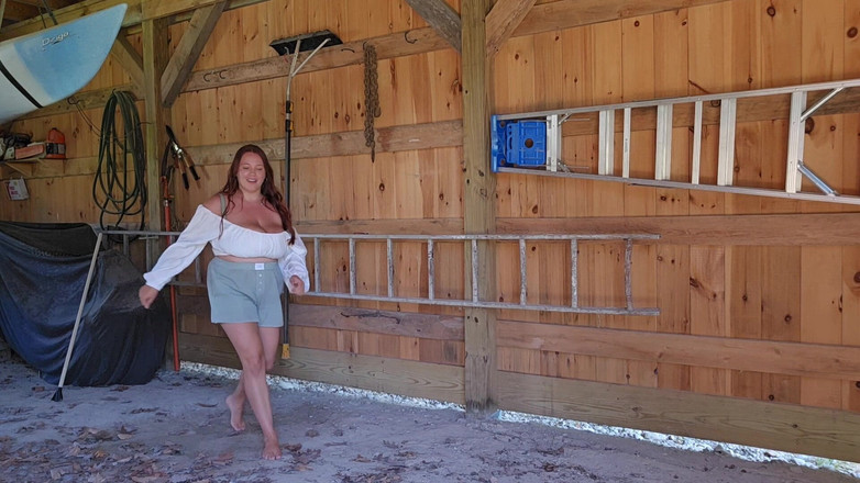 Annabelle Rogers: Helping the Sexy MILF Nextdoor with Yardwork POV