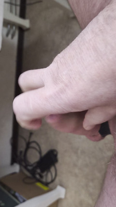 Pellefnatt: Min Vän Sitter I Stol O Runkar Sin Kuk Mens...