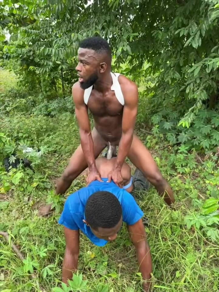 Darkskin_guy: Borrad av bonden