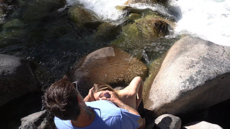 Keilabassi77: Pipe et éjaculation sur le visage dans une belle rivière lors...